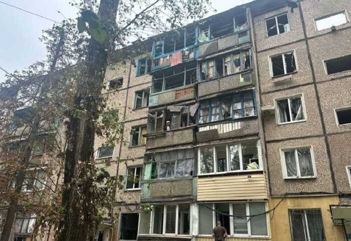 Російські дрони влучили у п’ятиповерхівку в Кривому Розі