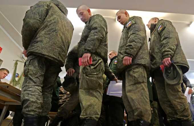 Російська влада пропонує списання кредитів за службу в армії - британська розвідка