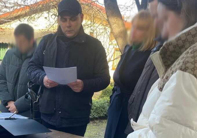 У Львові затримали адвокатку, яка під виглядом службових поїздок вивозила чоловіків за кордон