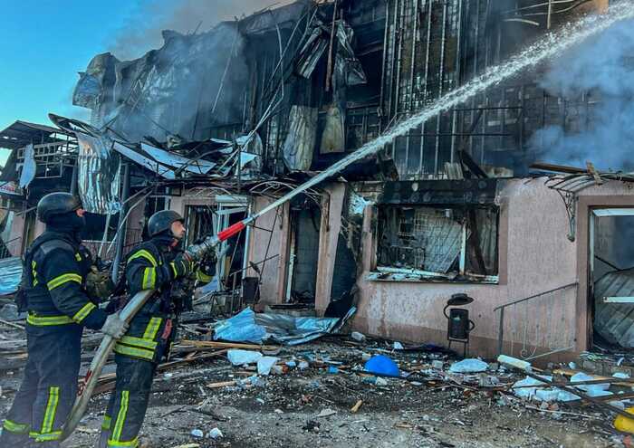 Окупанти завдали масованого удару по центру Великого Бурлука на Харківщині