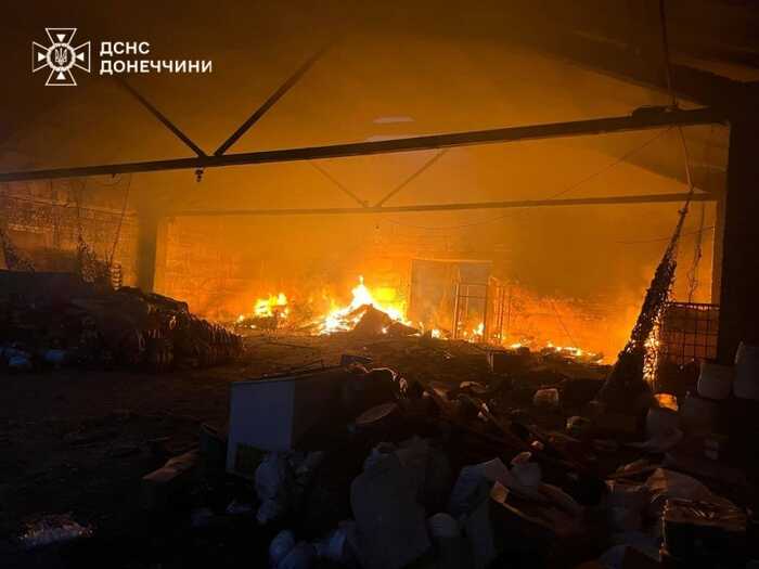 Російські дрони вночі атакували Слов’янськ: зруйнована будівельна база