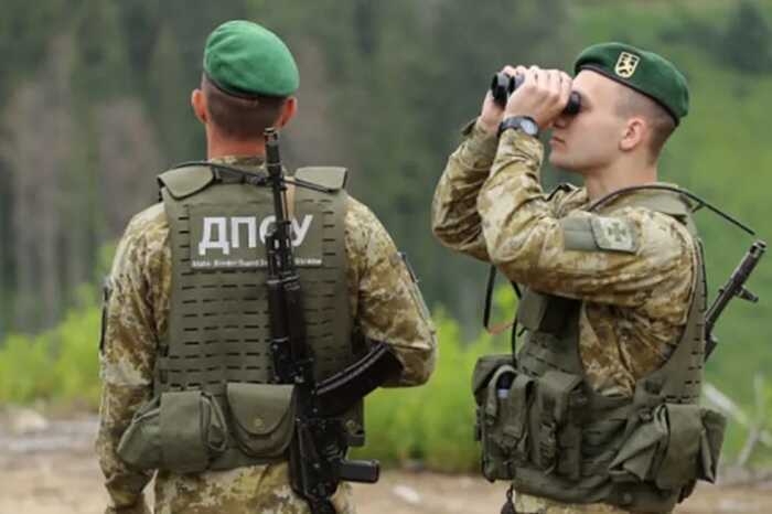 Експрикордонники на Закарпатті заробили 420 тисяч доларів на незаконному переправленні ухилянтів за кордон