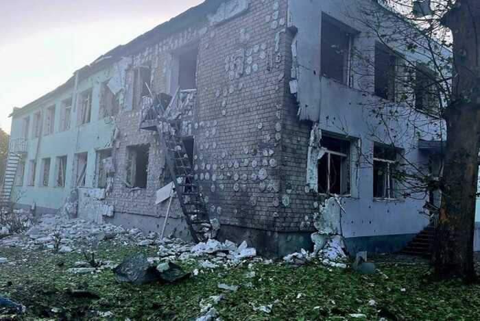 Внаслідок російських обстрілів у Нікополі пошкоджено дитсадок, церкву та підприємства