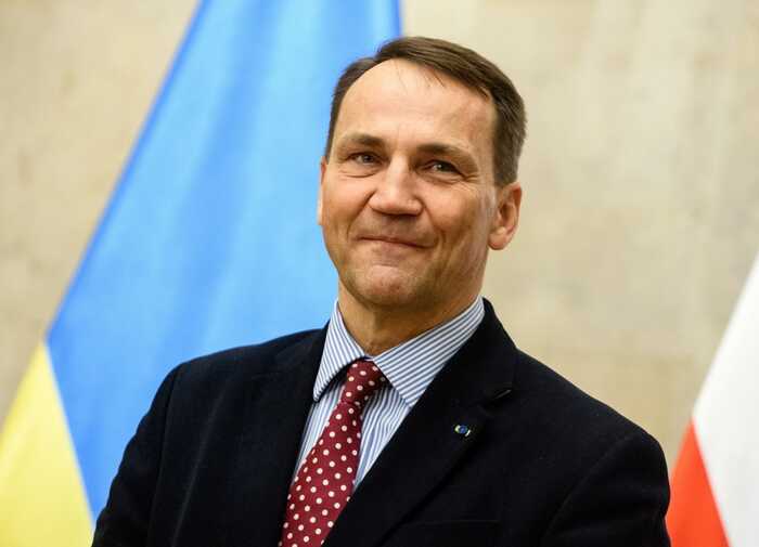 Європа має говорити з Путіним мовою сили, — Сікорський