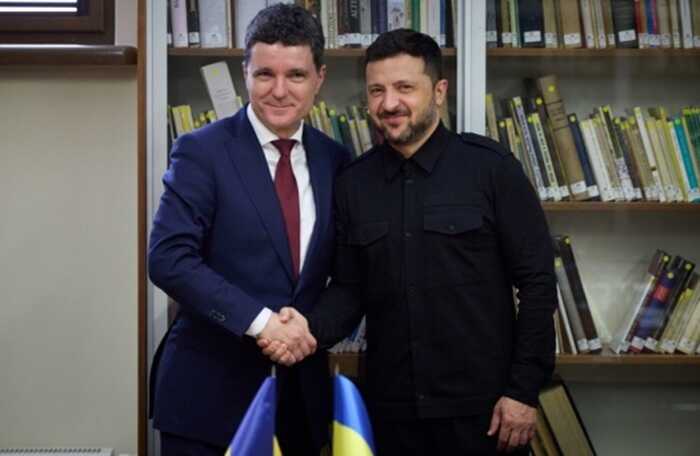 Зеленський вперше зустрівся з новообраним Президентом Румунії Даном