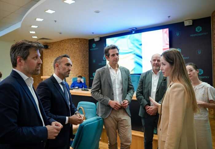 Французький бізнес планує долучитися до проєктів відбудови України