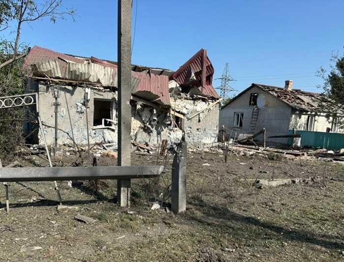 Російські війська скинули п’ять авіабомб на Дергачівську громаду Харківщини, є загиблий