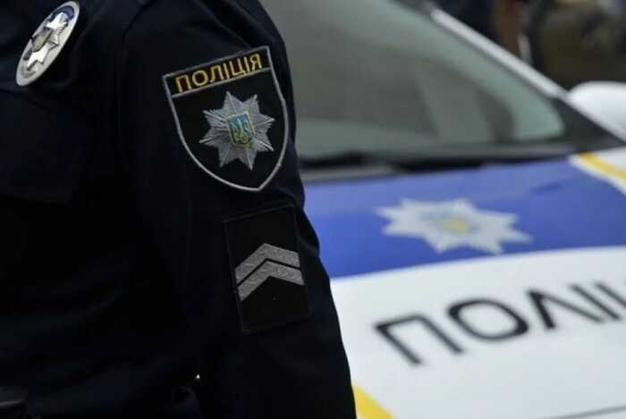 Російський дрон впав біля поліцейського авто у Києві: поранено правоохоронця