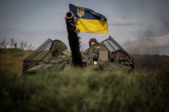 Сили оборони показали знищення російської колони із чотирьох бронемашин під час штурму
