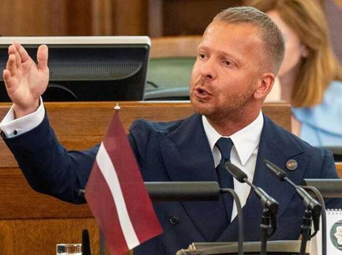 У Латвії затримали скандального депутата, який виступав на захист російської мови в Сеймі